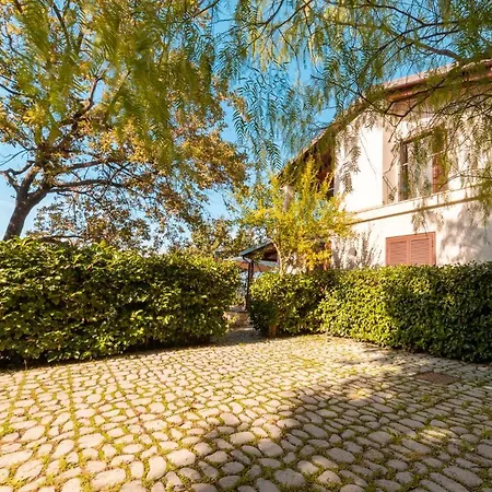 Chiara Villa *