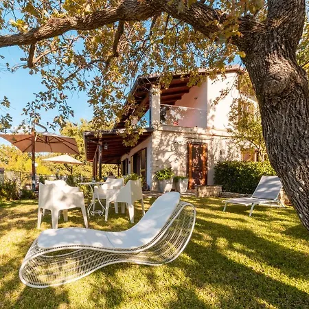 Chiara Villa